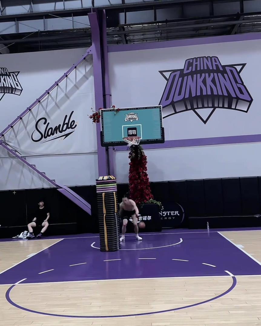 兄弟，這個(gè)摸高如何？