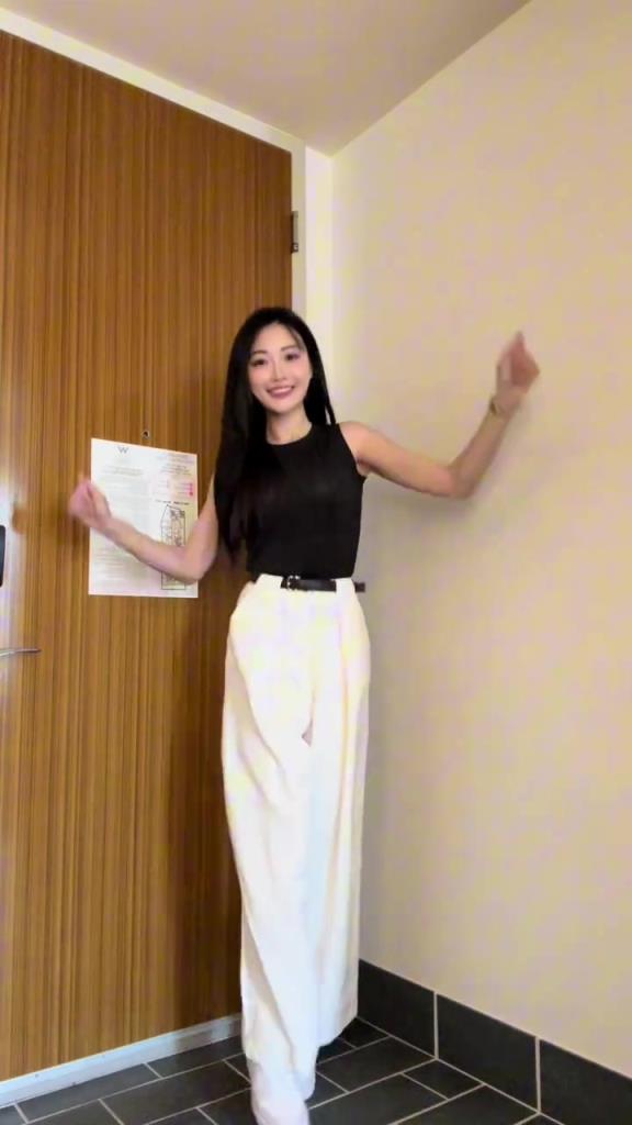 孟超曬自拍：常規(guī)賽正式收官啦，咱們季后賽見啦！