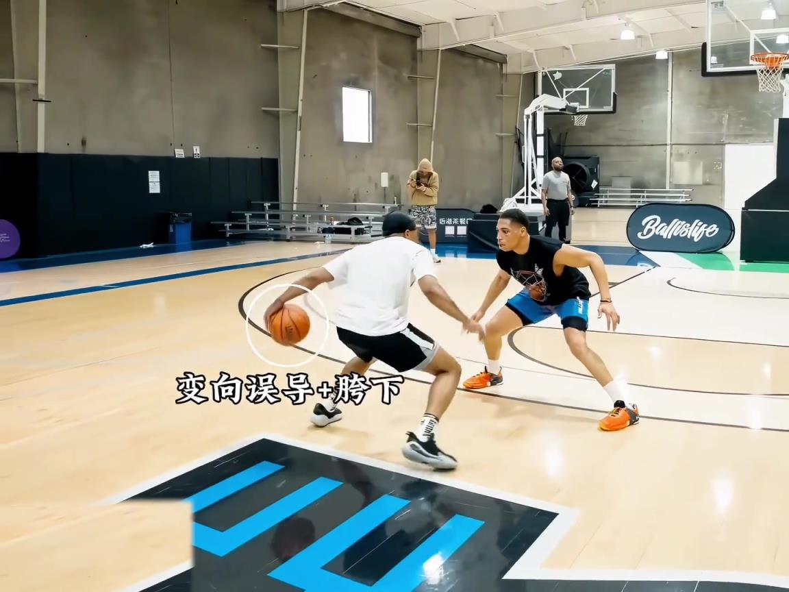 “實(shí)戰(zhàn)中的節(jié)奏過人動(dòng)作鑒賞，連續(xù)胯下變向舞蹈銜接頓拜突破”