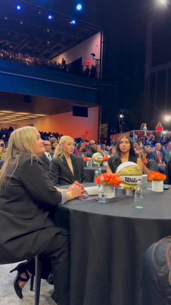 今天這穿搭，差點(diǎn)沒認(rèn)出來！佩奇-布克斯當(dāng)選WNBA狀元后十分淡定