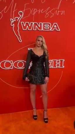 海莉選秀夜紅毯秀，人氣和顏值在這屆都是數(shù)一數(shù)二