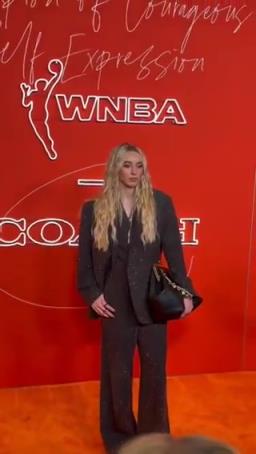 女狀元佩吉強勢登陸WNBA，實力超強，顏值也杠杠的