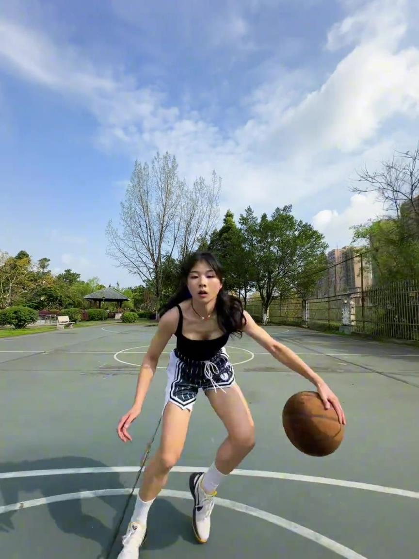 看著有點(diǎn)實(shí)力，敢背打我不？